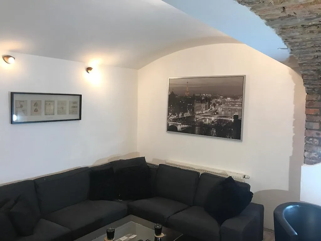 Big Homebase With Billardtable Praga Apartament