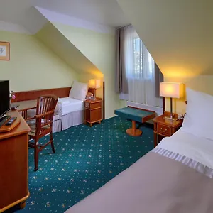 4* Szálloda Selsky Dvur - Bohemian Village Courtyard
